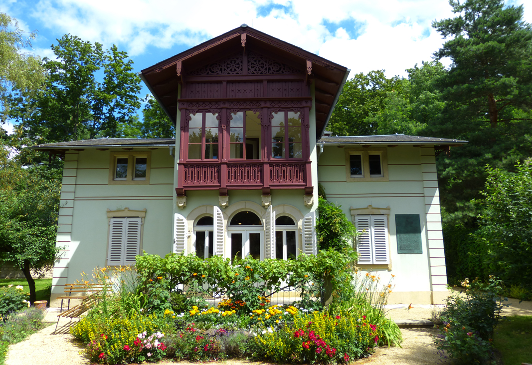 Ansicht des Kraszewski-Museums vom Garten aus